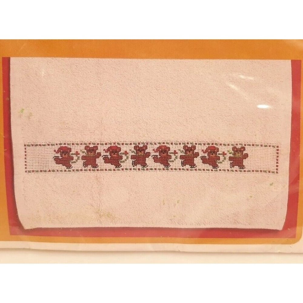 Vtg 1984 The Creative Circle ~ #2419 SKATING BEARS TOWELS - 11 1/4" x 20" - NOS!
